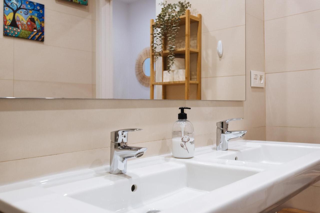Apartamento Estelar Con Piscina Y Garaje Nervion Apartment Seville Exterior photo