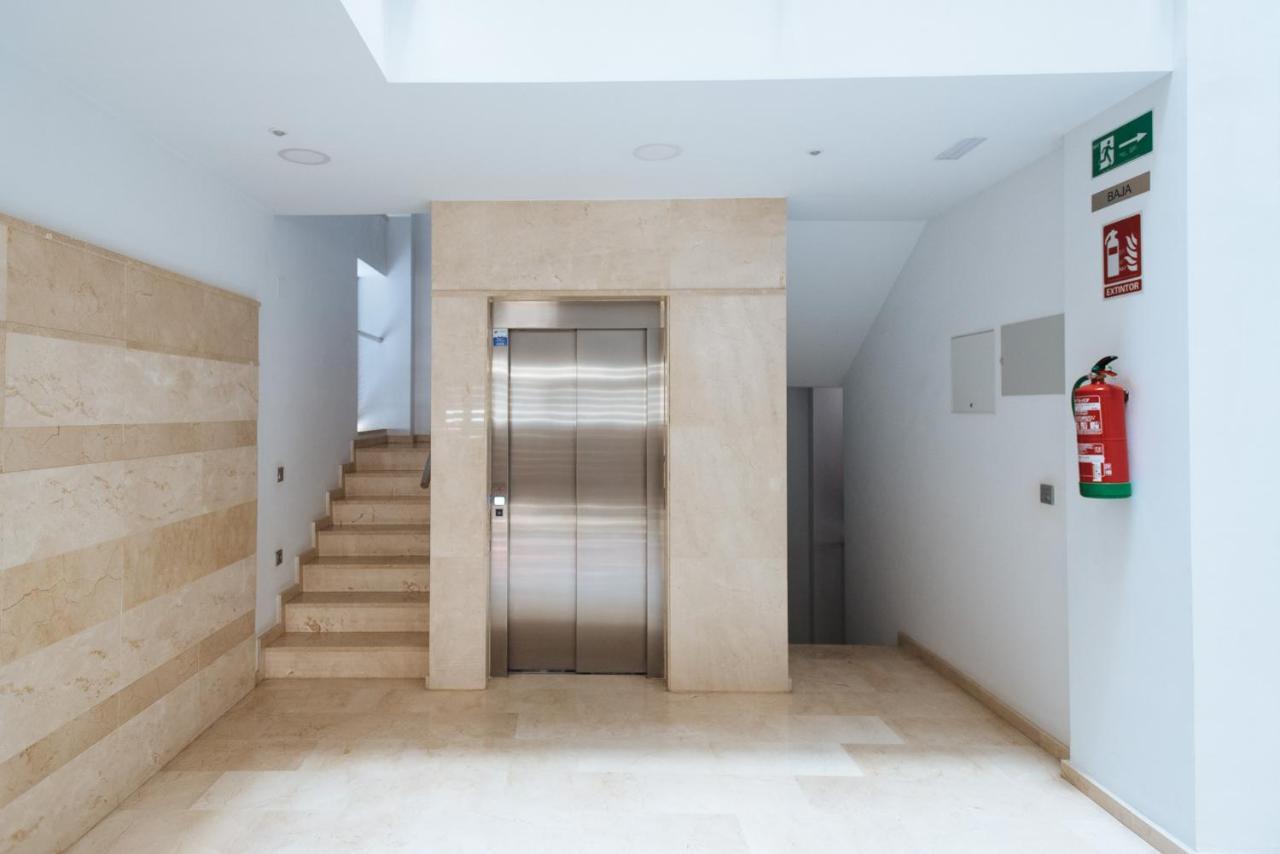 Apartamento Estelar Con Piscina Y Garaje Nervion Apartment Seville Exterior photo